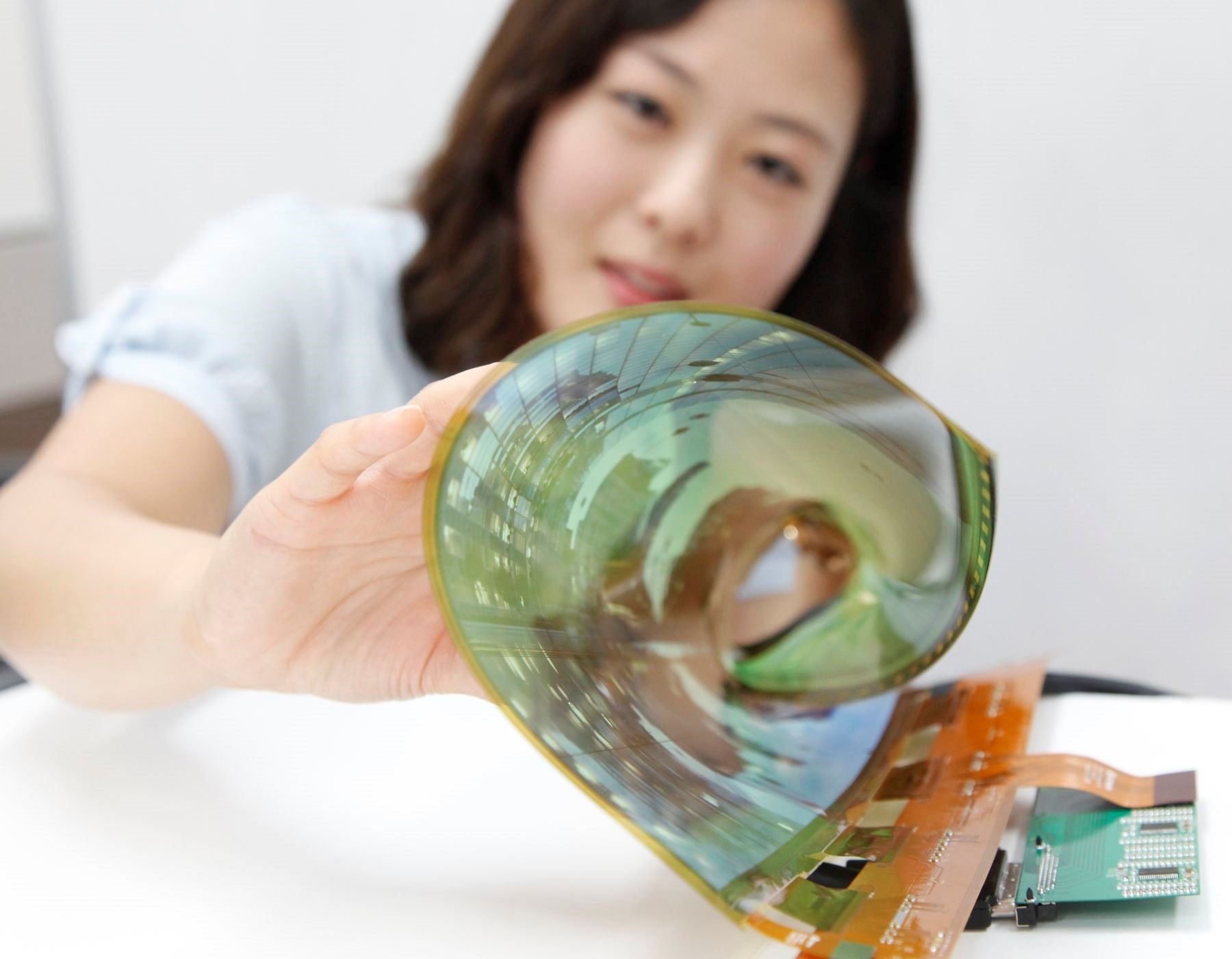 LG rollable display (1)